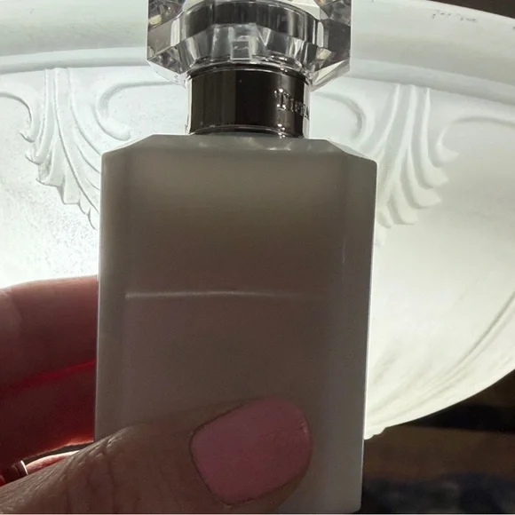 Tiffany & Co. Eau De Parfum 2.5 oz and Body Lotion gift set - Picture 7 of 14